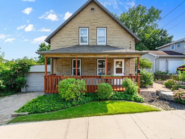 403 Park Ave, Little Chute, WI 54140