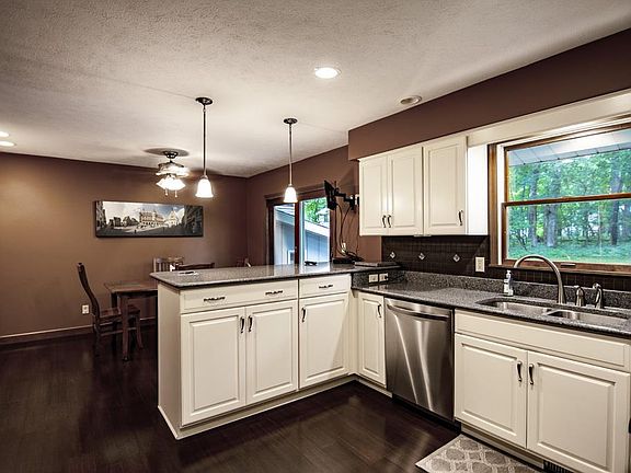 5th image of 27021 Killian Ln