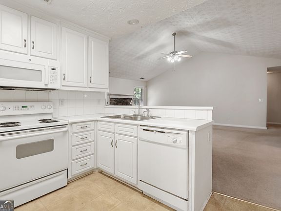 2nd image of 147 Laurel Ln