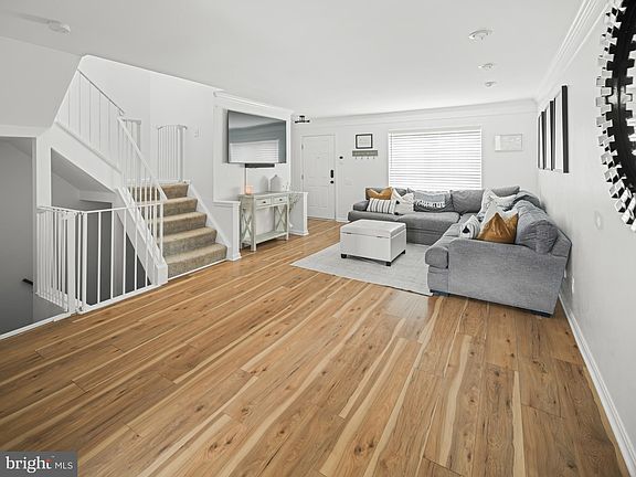 3rd image of 2649 Miranda Ct