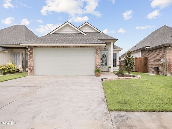 2nd image of 104 Lukes Hollow Ln