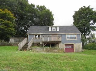 9 Barkers Mill Rd, Hackettstown, NJ 07840