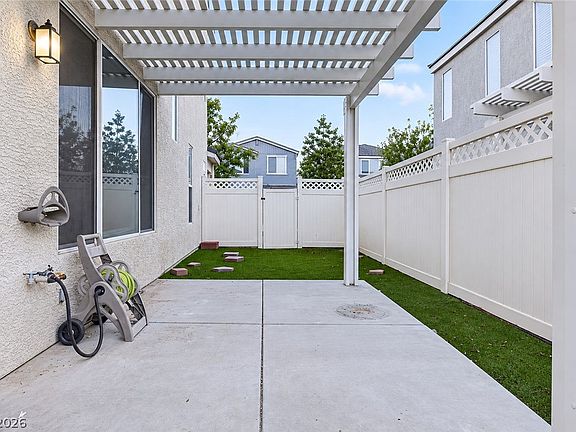 5th image of 6276 Huntington Ridge Ave