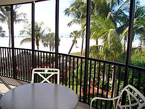 3rd image of 6640 Estero Blvd #204