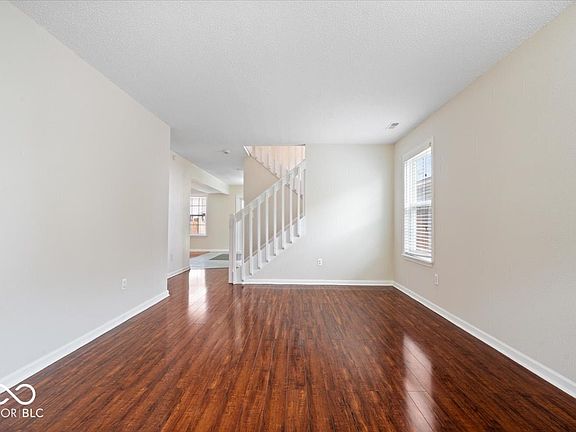 5th image of 4316 Village Trace Dr