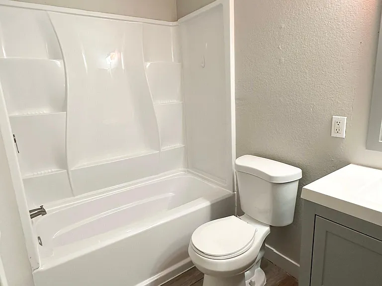 311 W Blackhawk Dr #6 — Photo 10