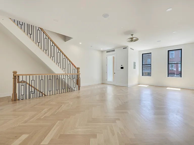 1107 Jefferson Ave #2 — Photo 7