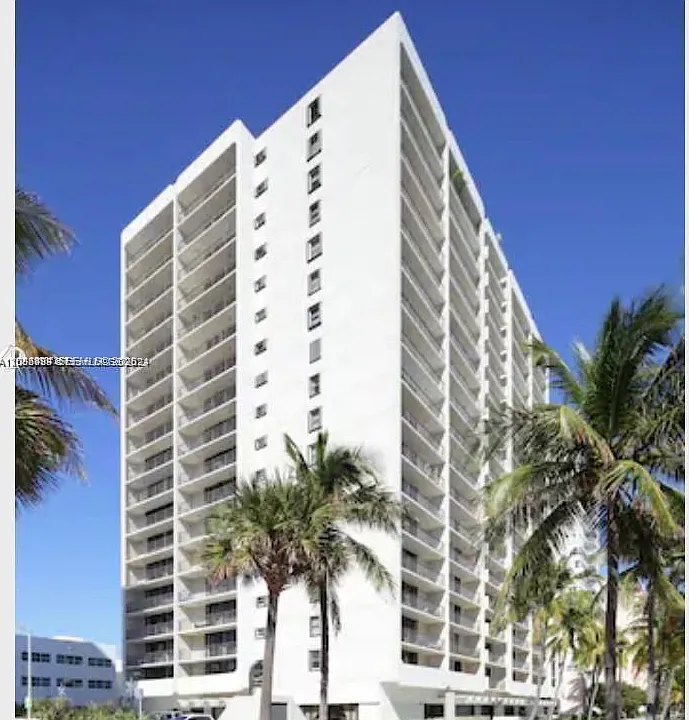 2625 Collins Ave #302