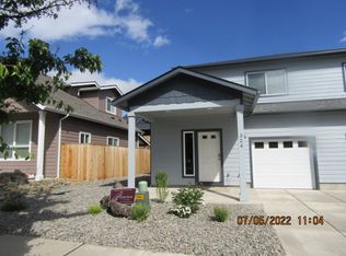 324 Everett Way, Talent, OR 97540