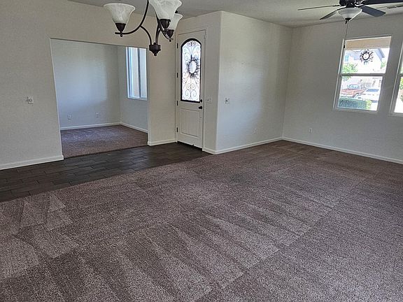 5th image of 2901 S Oakhurst Court