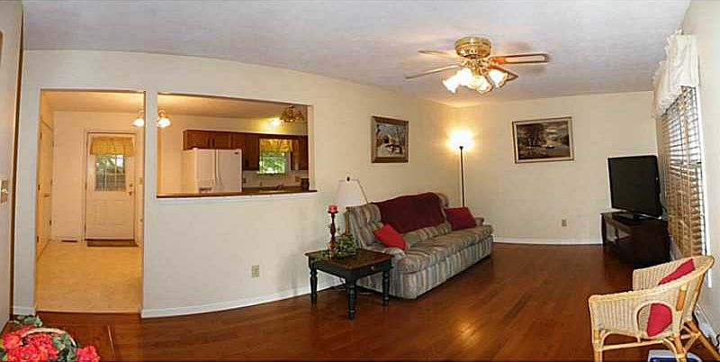 1st image of 40 Elm Dr