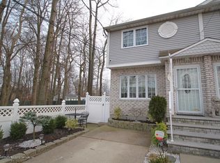 738 Barlow Ave, Staten Island, NY 10312