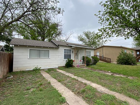 2nd image of 805 Mesquite Ave