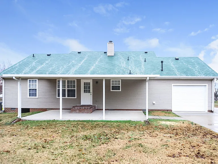 1906 Landmark Ln — Photo 16