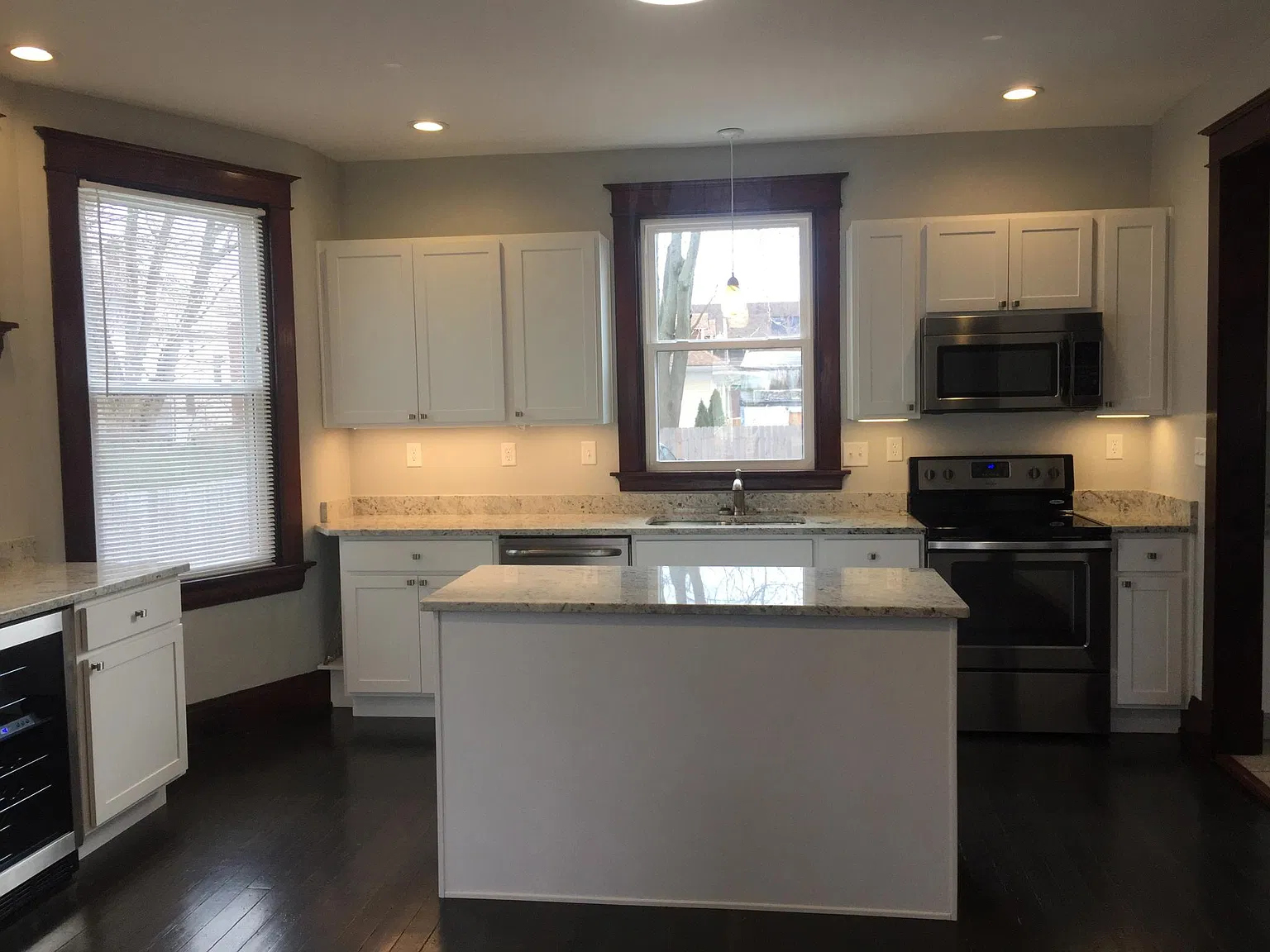 3 bed, 1400 sqft, $2,495 — Photo 4