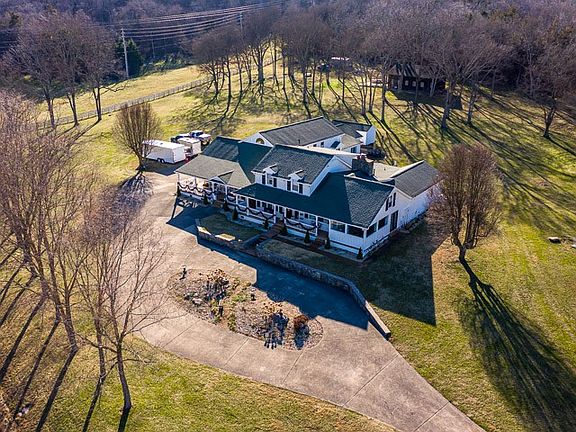 3rd image of 2275 Henpeck Ln