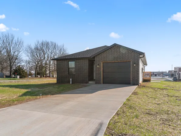416 N Cherokee Trail, Clever, MO 65631