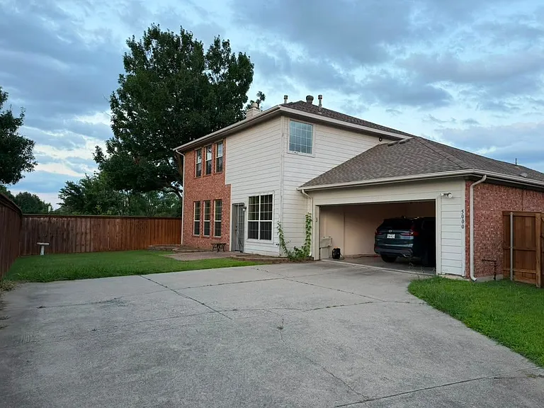 5000 Crossvine Ln — Photo 2