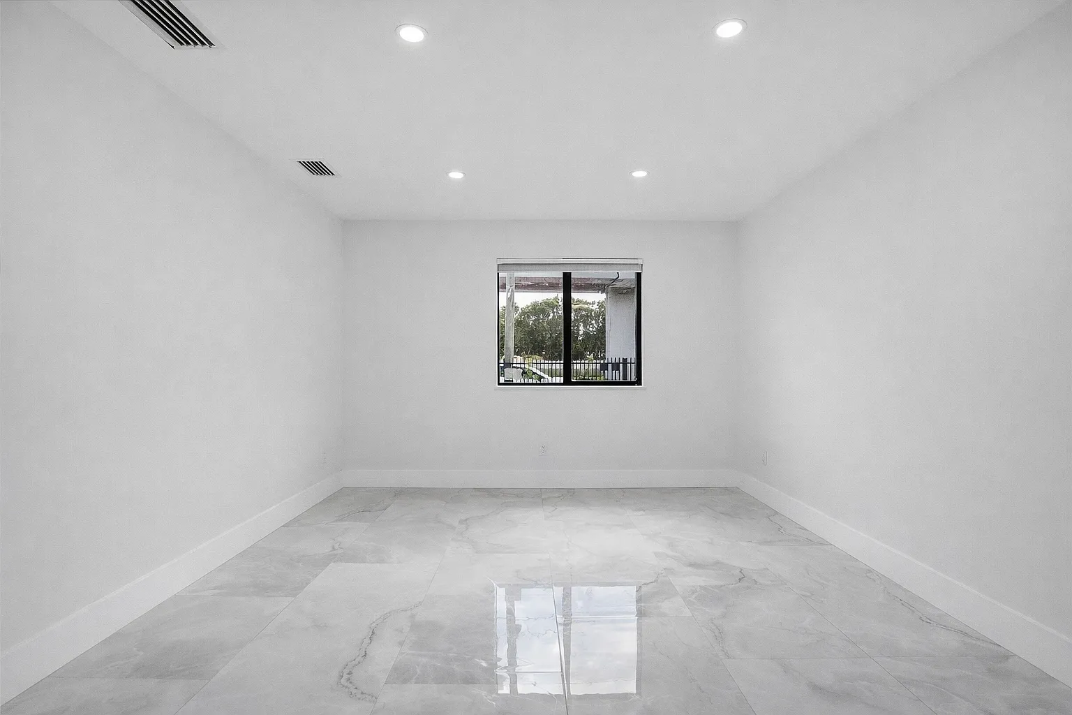 3 bed, 1200 sqft, $3,400 — Photo 3