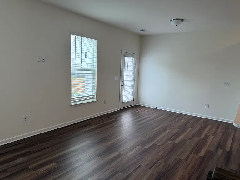 6 Waller Dr #216 — Photo 7