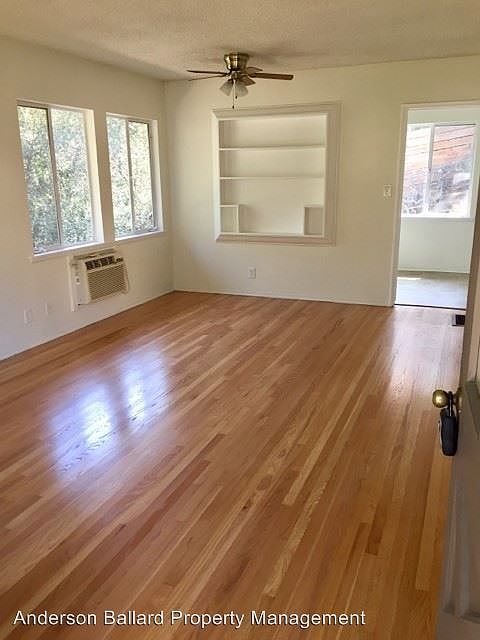 1st image of 4458 Rosebank Dr