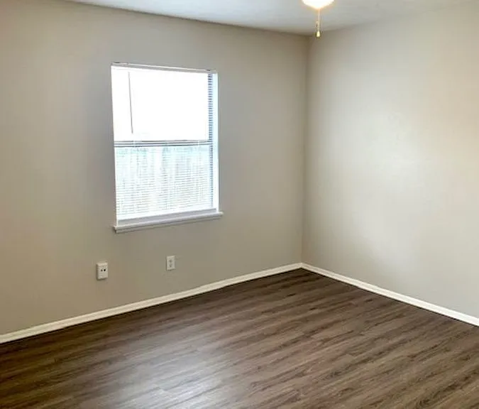3824 Hackberry Ln — Photo 6