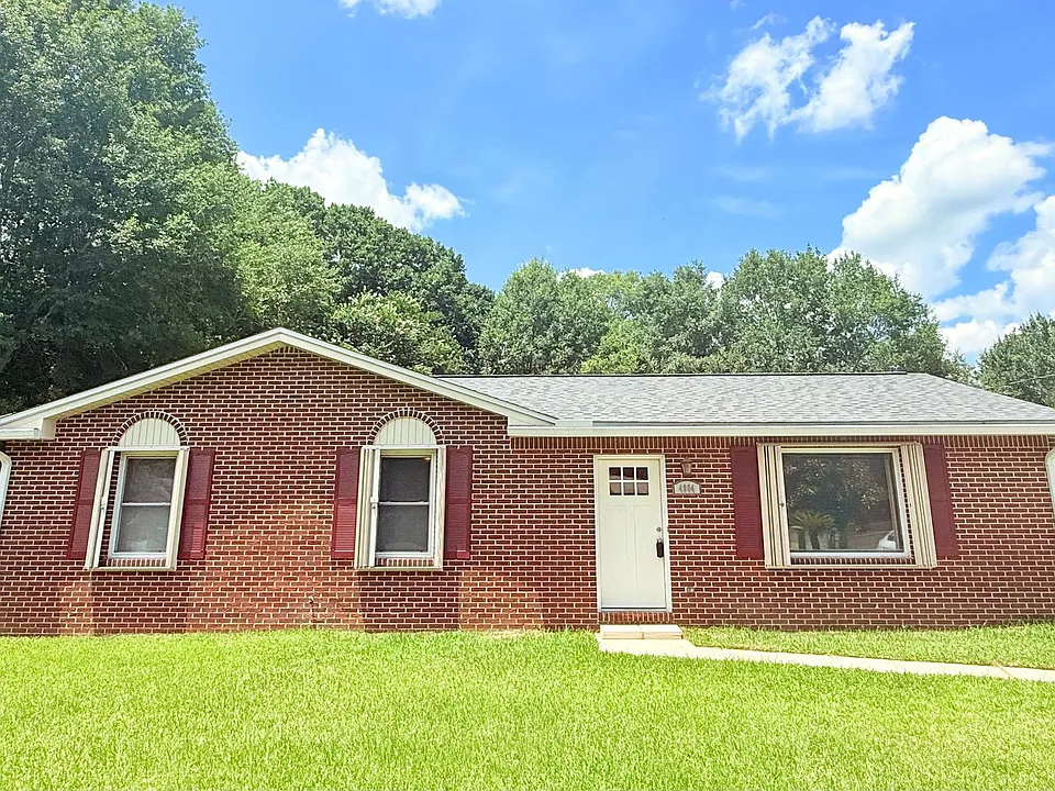 4904 Andrea Ln