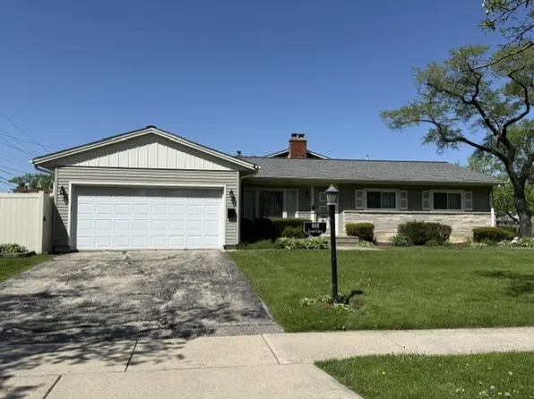 818 Leahy Cir, Des Plaines, IL 60016