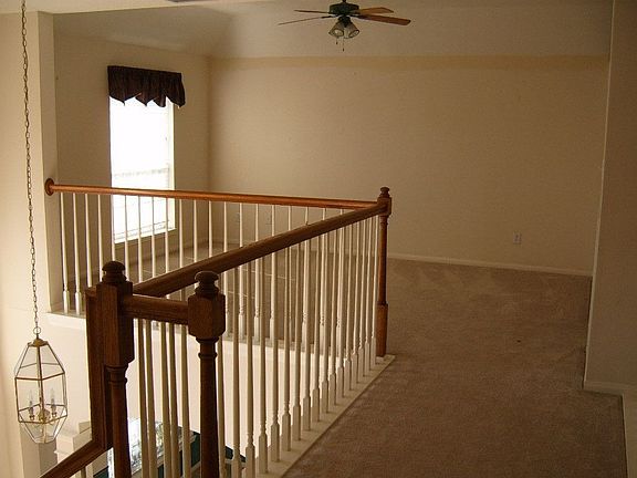 4th image of 10403 Redwood Dr