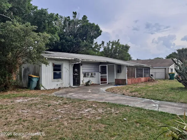 2137 Canterbury Ln, Melbourne, FL 32935