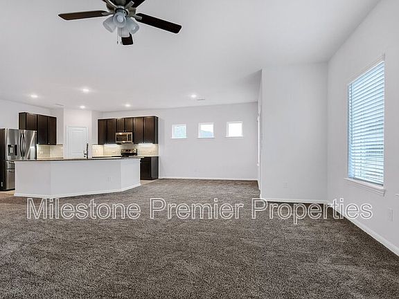 5th image of 1826 Boxwood Dr