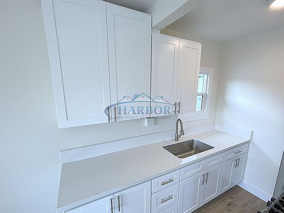 4th image of 1715-1719 S Cabrillo Ave #17175
