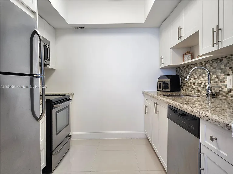 3505 S Ocean Dr #707 — Photo 11
