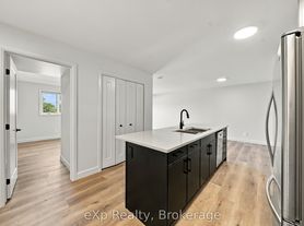 10 Hillside Meadow Dr