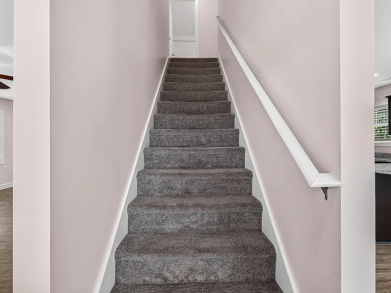221 Robert Alan Dr — Photo 17