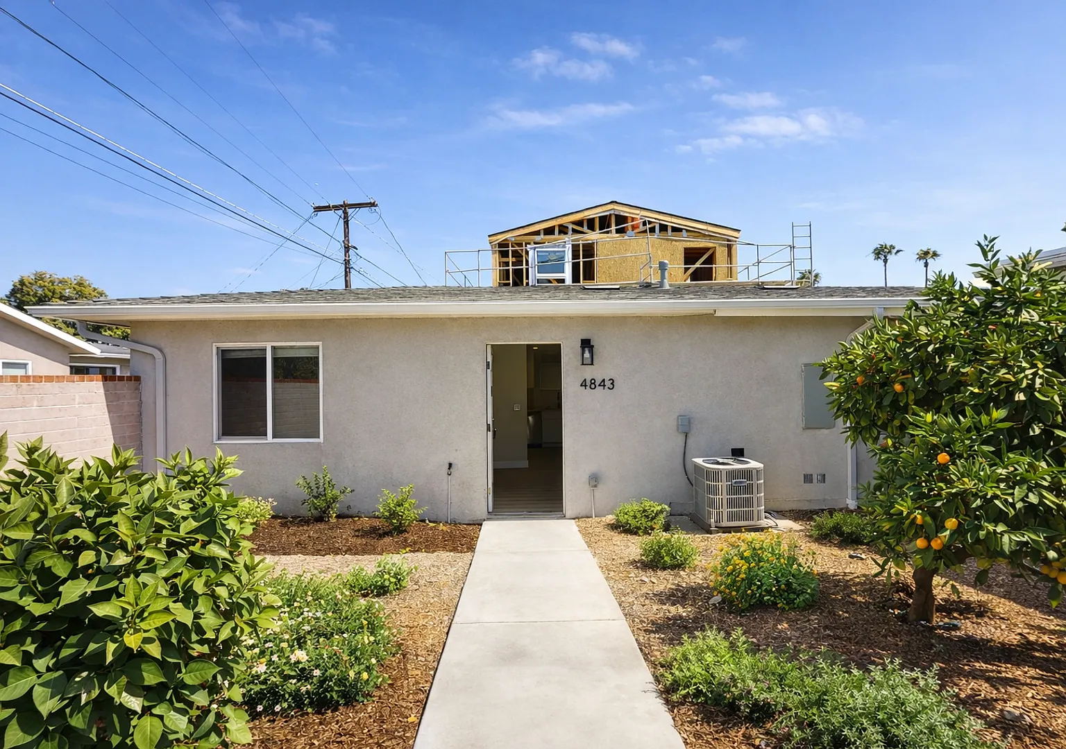 3BD/1BA on 63rd! — Photo 1