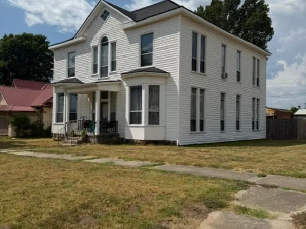 224 N Oak St, Holdenville, OK 74848