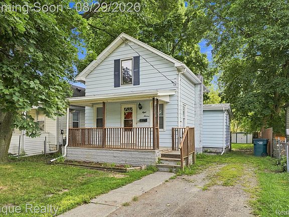 2nd image of 816 Comfort St