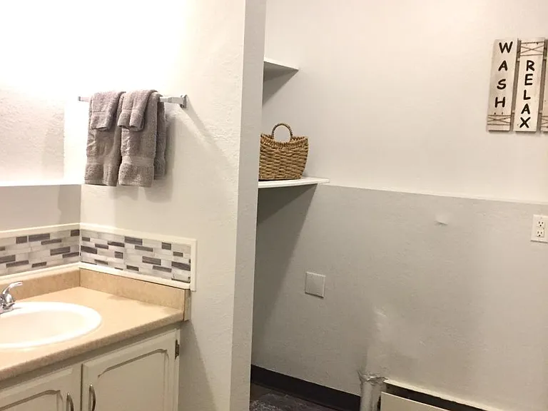 1409 Juneau St #B — Photo 8