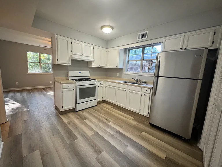 1005 Hill St SE #B — Photo 11
