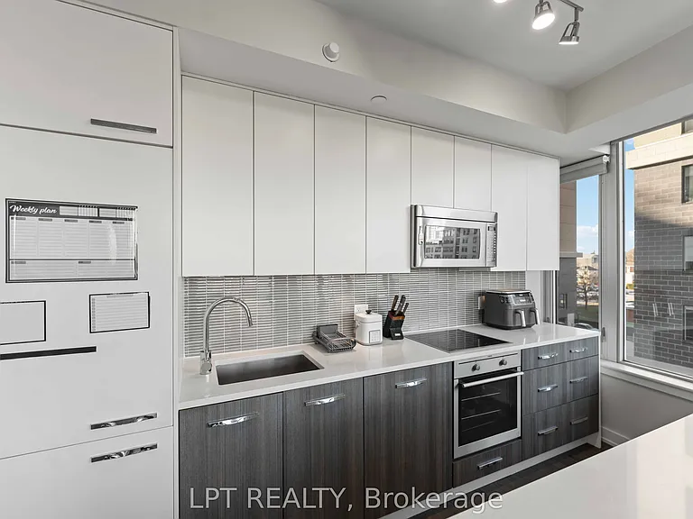 111 Champagne Ave S #307 — Photo 21