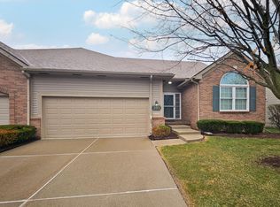 393 Winslow Cir, Walled Lake, MI 48390