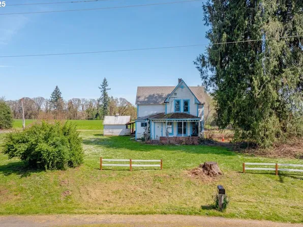 10572 Saratoga Dr NE, Salem, OR 97305
