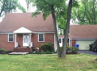 215 E Warren St, Iselin, NJ 08830