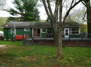 4 Terrace Dr, Belvidere, NJ 07823