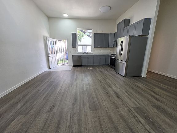 2nd image of 2323 Market St Unit B