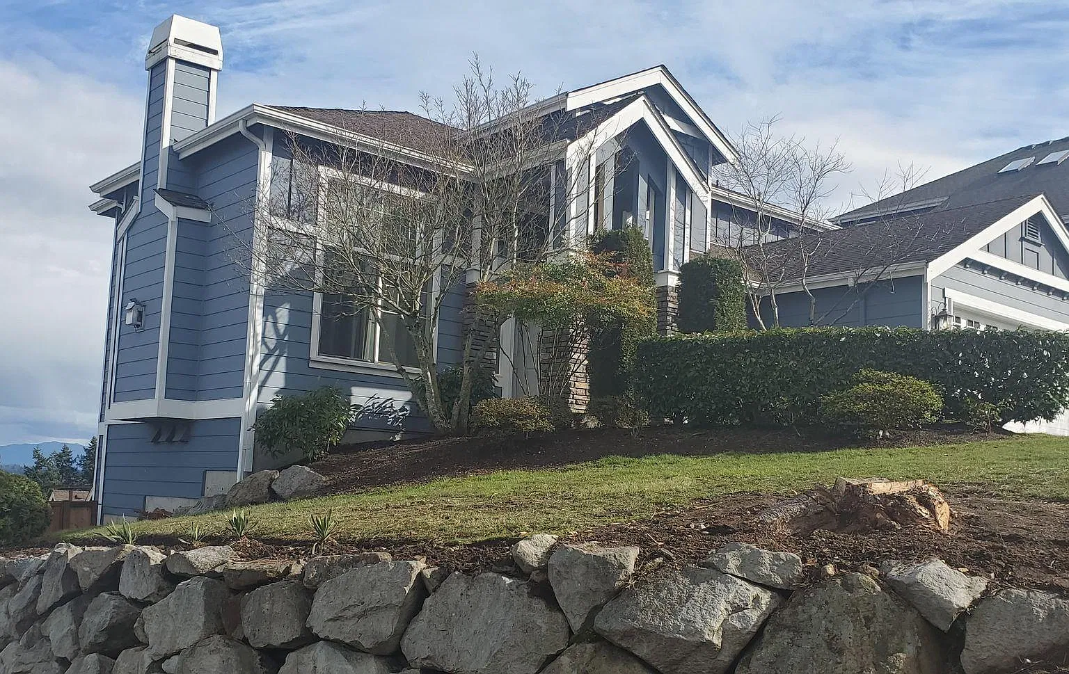 5 bed, 3.5 bath, 3220 sqft, $3,950 — Photo 2