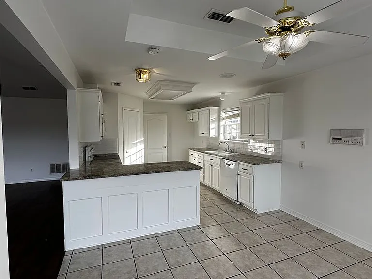 3800 Fern Ridge Dr — Photo 6