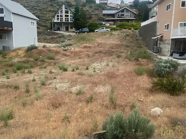 275 W Beach Drive, Orondo, WA 98843