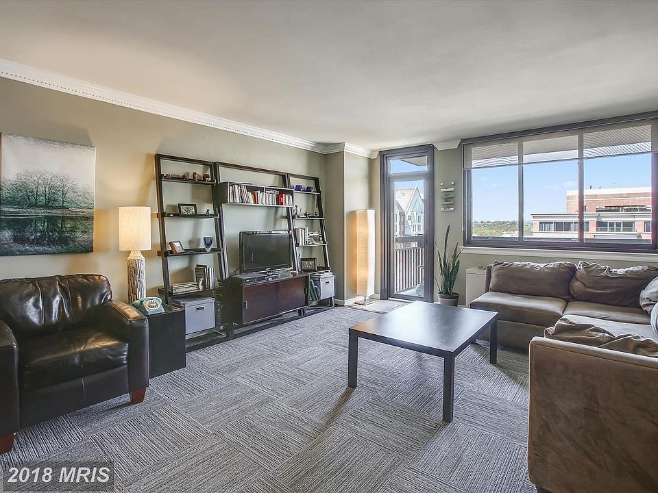 1st image of 801 N Pitt St APT 1001
